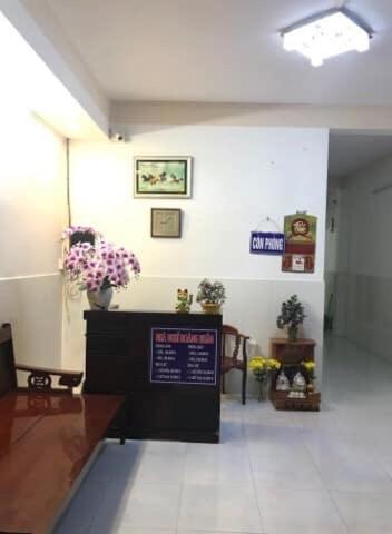 Hotel Nha Nghi Hoang Huan Long Xuyên Exterior foto